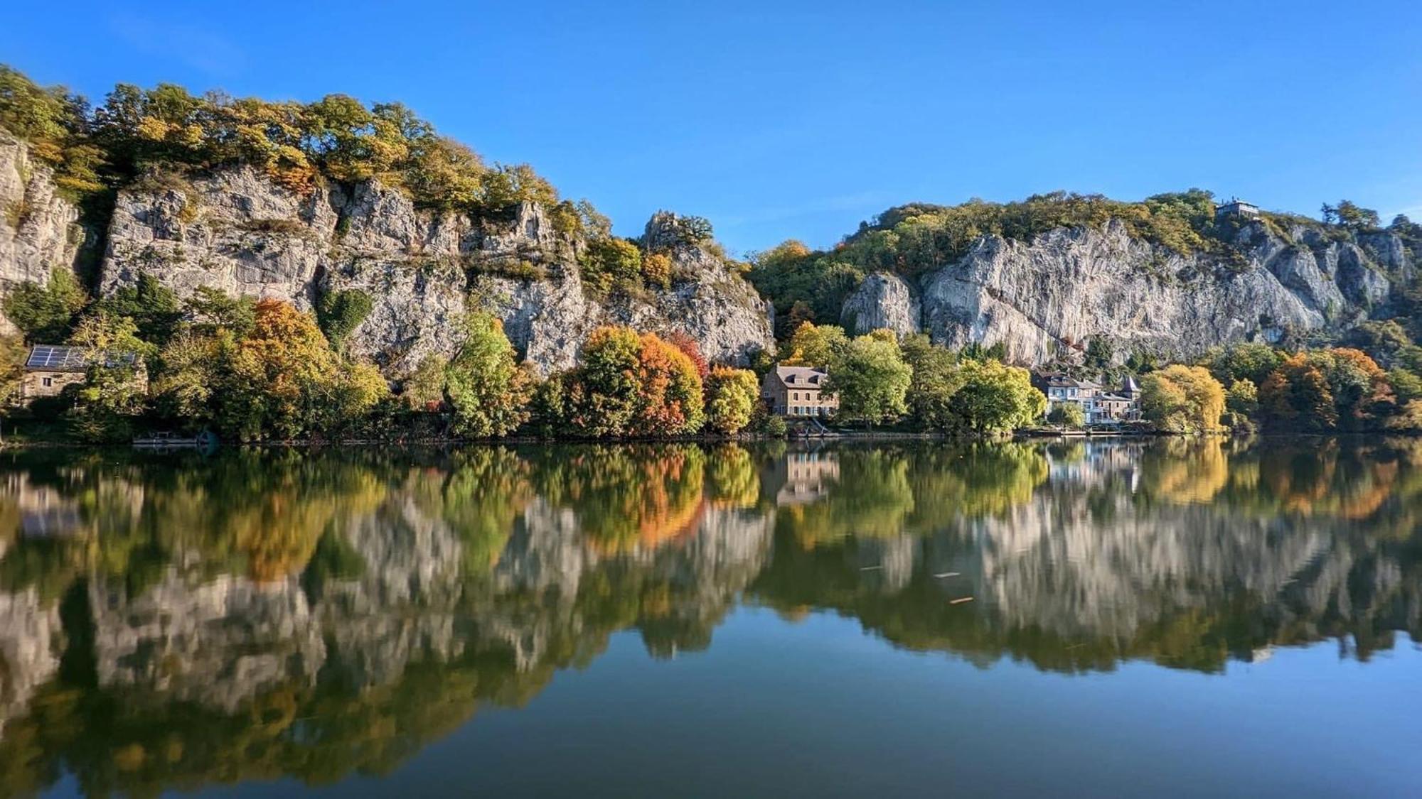Pieds Dans L'Eau Private Wellness Bordure De Meuse Villa Lustin Eksteriør bilde